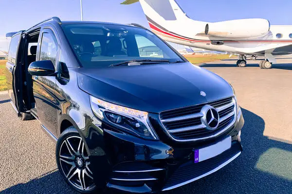 Luxury Chauffeur Driven Cars for London Airports
